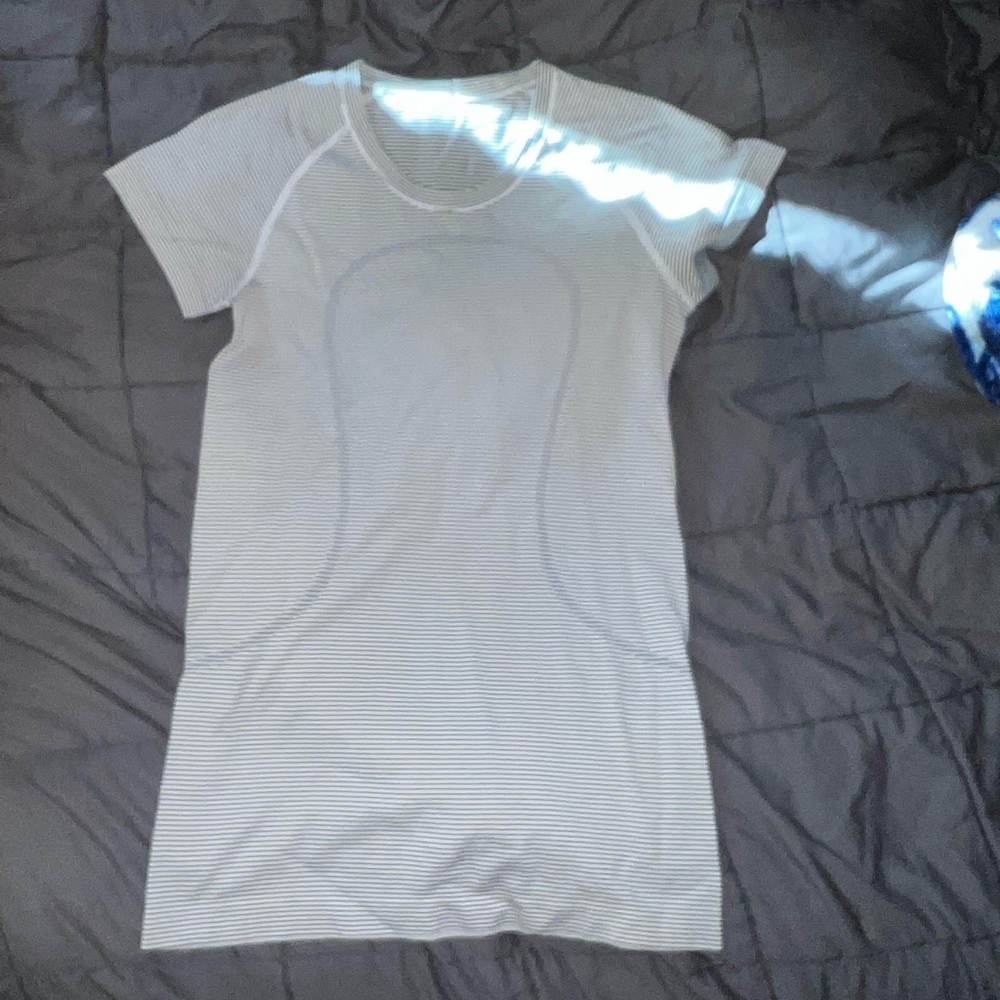 EUC Lululemon Swiftly Tech Short Sleeve